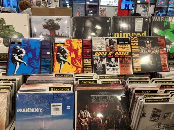 guns n roses vinyl still selling
